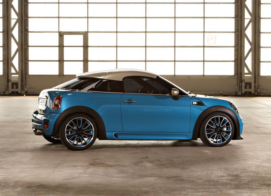 mini-coupe-cyan-side