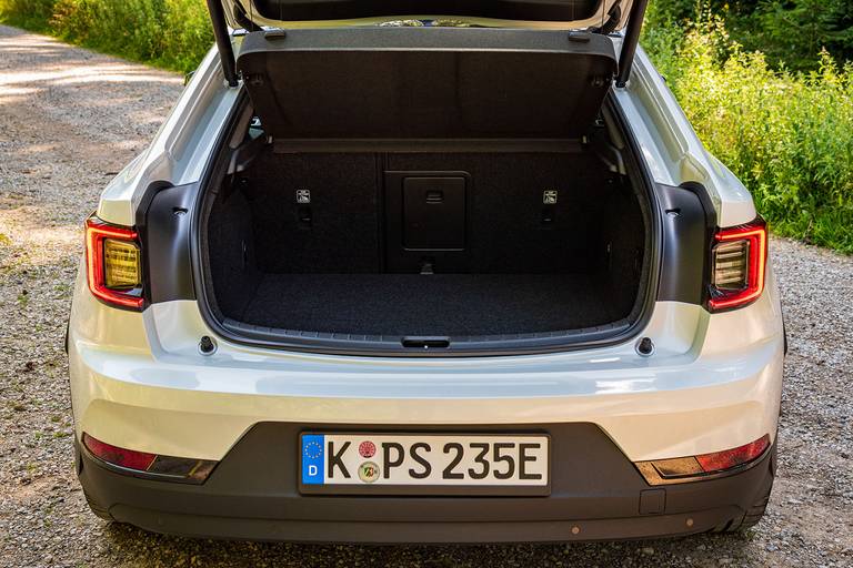 Polestar-2-2020-Trunk