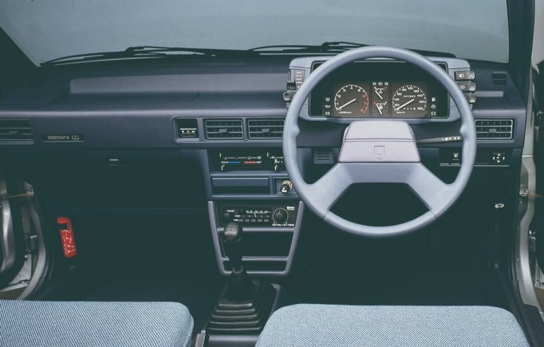 isuzu-gemini-interior