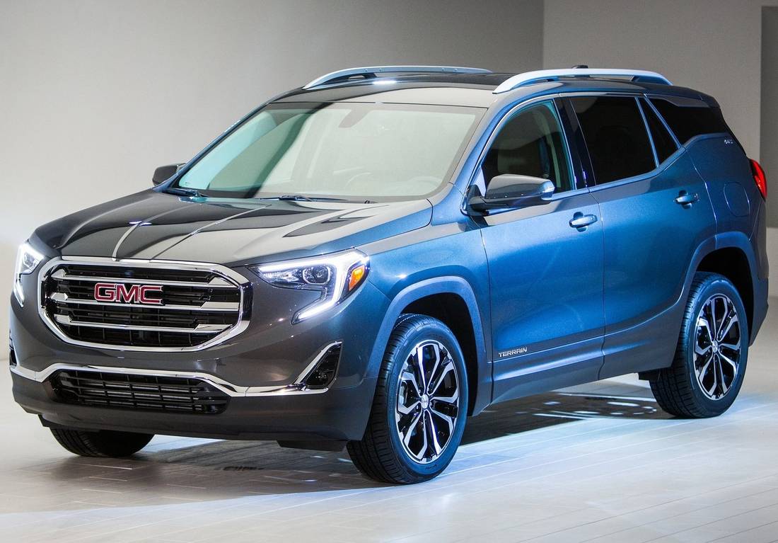 gmc-terrain-blue-front