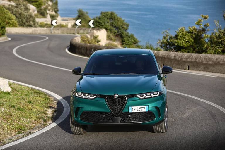 Alfa Romeo Tonale 1.3 T Multiair Plug-in Hybrid Sprint Q4 Automatik (ab  10/23): Technische Daten, Bilder, Preise
