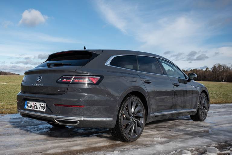 VW-Arteon-Shooting-Rearside