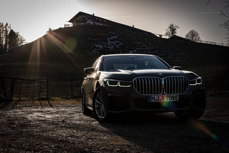 BMW-745e-Front-Sun