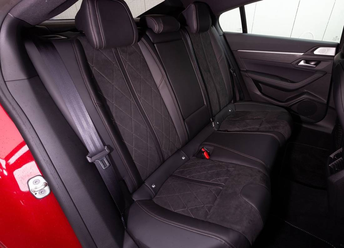 peugeot-508-seats