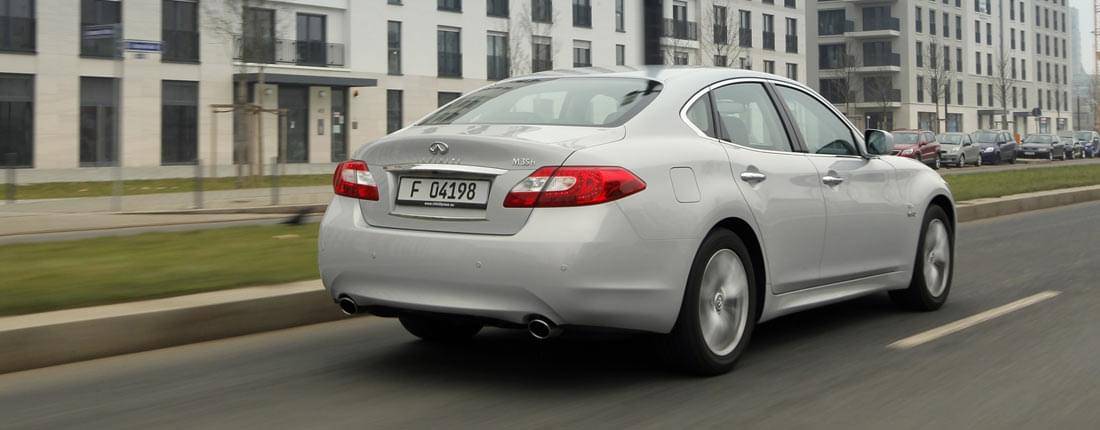 infiniti-m35h-l-02