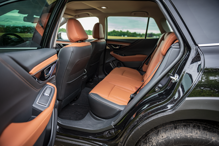 Subaru-Outback-2021-Rearseats