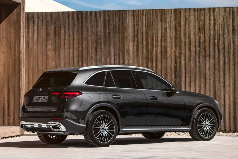 Mercedes-GLC-2023-Side-Rear