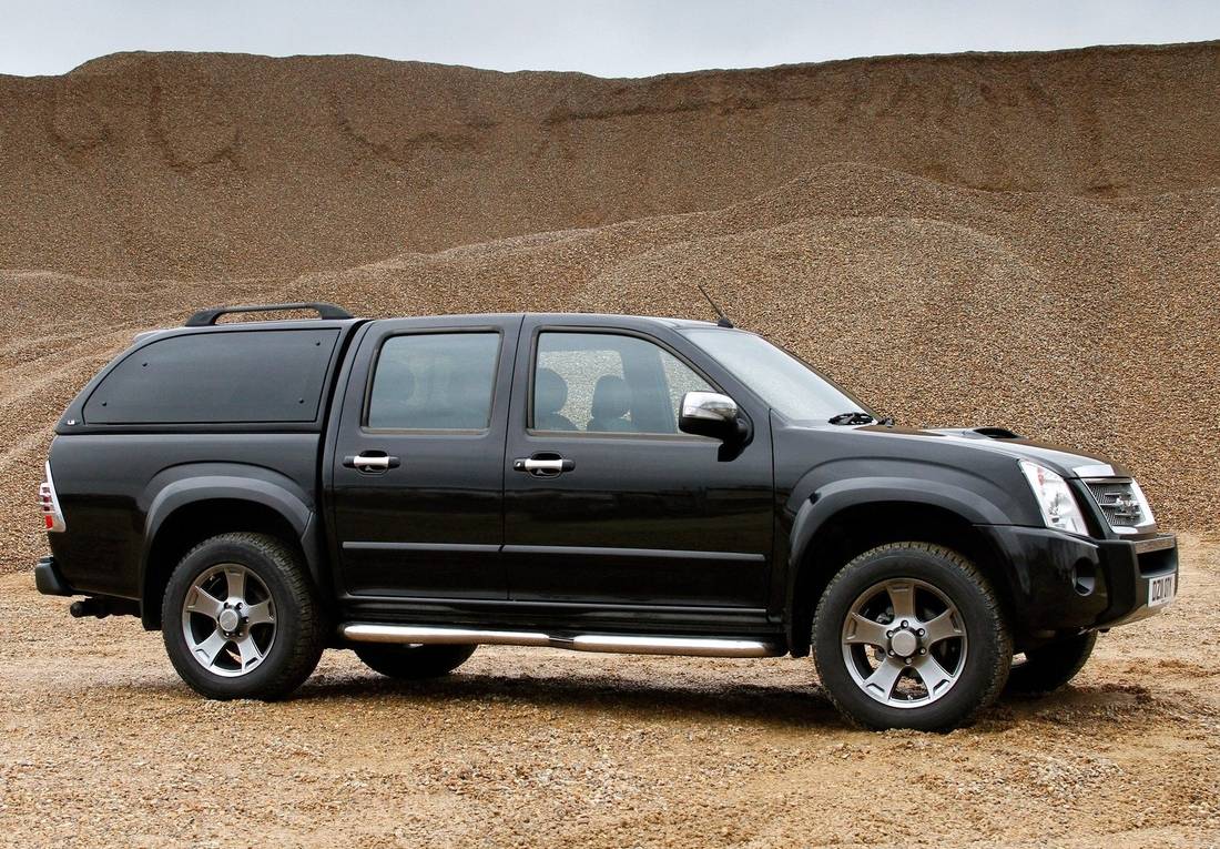 isuzu-rodeo-side