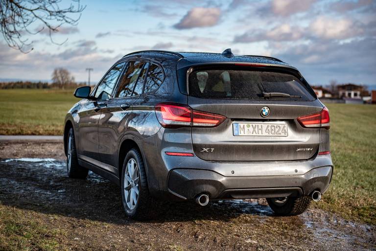 BMW-X1-F48-xDrive18d-Rear