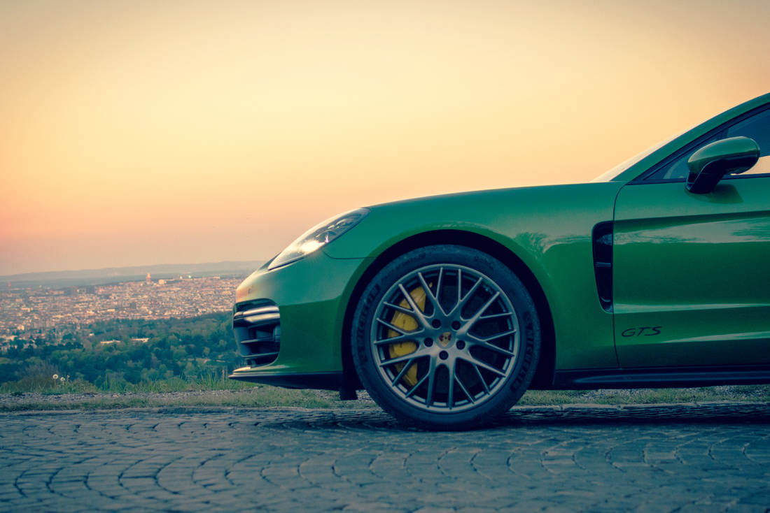 Porsche-Panamera-GTS-Sport-Turismo-sunset