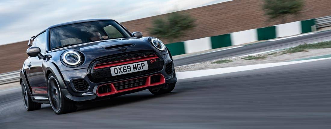 mini-john-cooper-works-gp-l-02