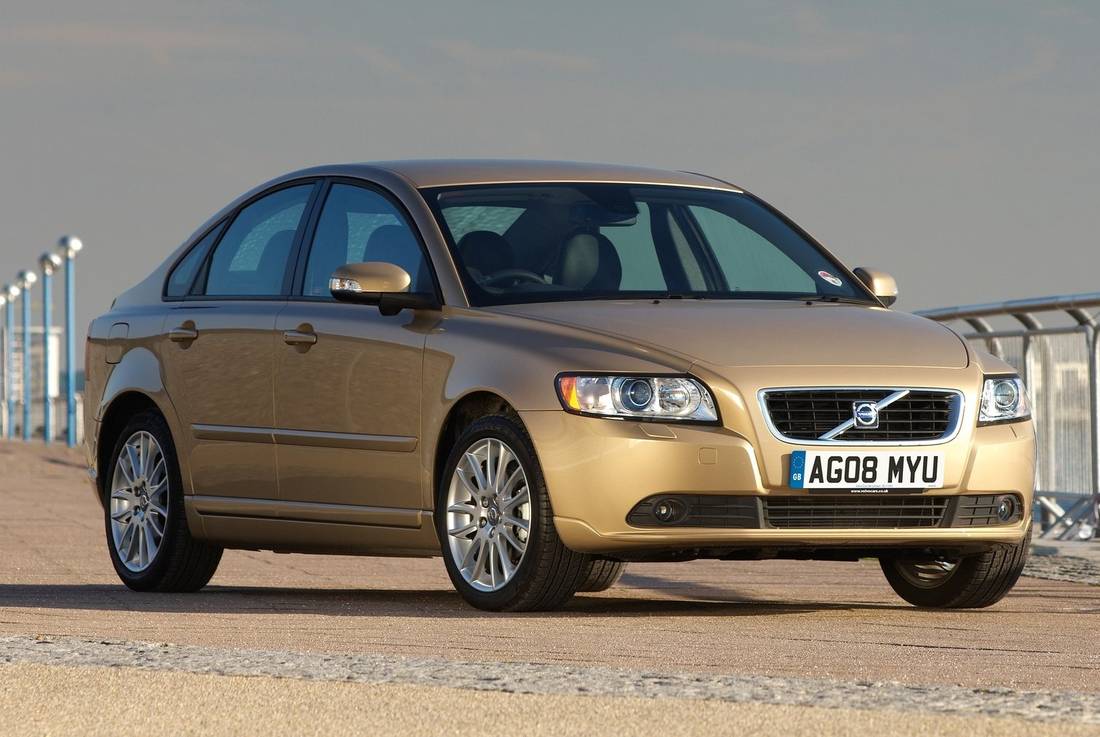 volvo-s40-front