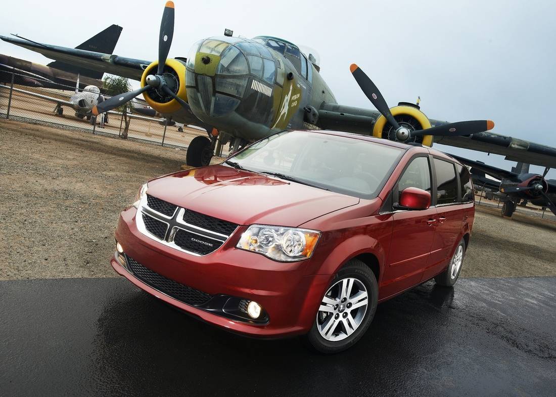 dodge-grand-caravan-red-front