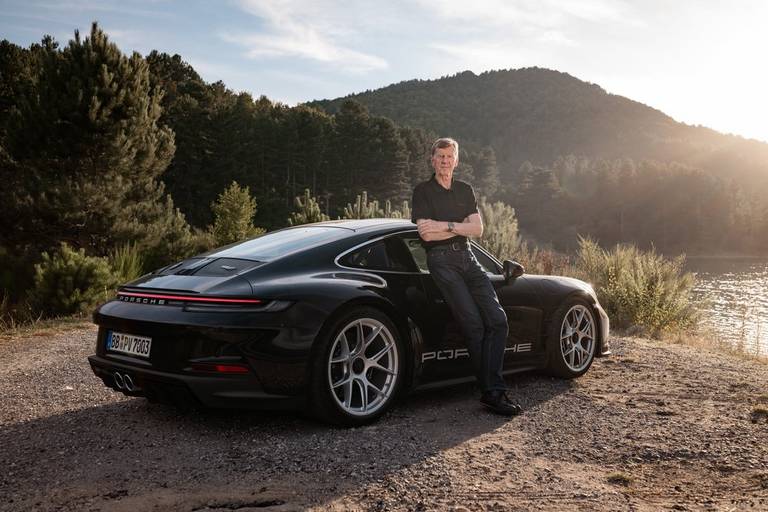  Brand ambassador and test driver Walter Röhrl was enthusiastic about the 911 S/T.  For him it is probably the best road car ever, which Porsche could have called the “911 Walter Röhrl”.