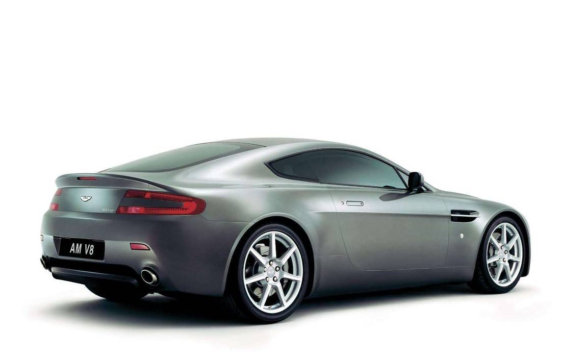 aston-martin-v8-side