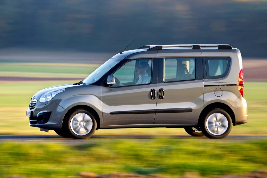 https://www.autoscout24.de/cms-content-assets/7KLcfH8S6NaBpjjS05B9F8-23c062ac2854640b0e2794fe0c00bd42-Opel_Combo_Side-1100.jpeg