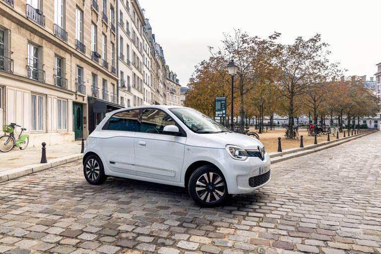  Der Kleinstwagen Renault Twingo ist mit 16.100 Euro recht günstig erhältlich und eignet sich perfekt als Stadtauto.