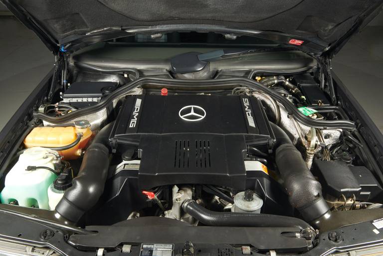 Mercedes-Benz-500E-60-Hammer-Engine