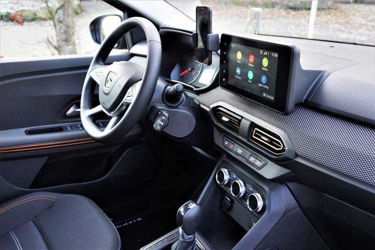 Dacia Sandero Stepway 2021 Int Cockpit von rechts