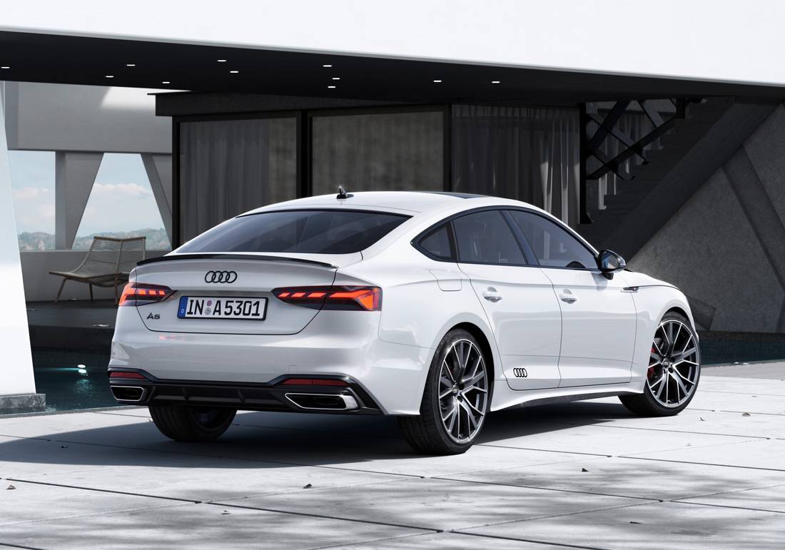 audi-a5-sportback-back