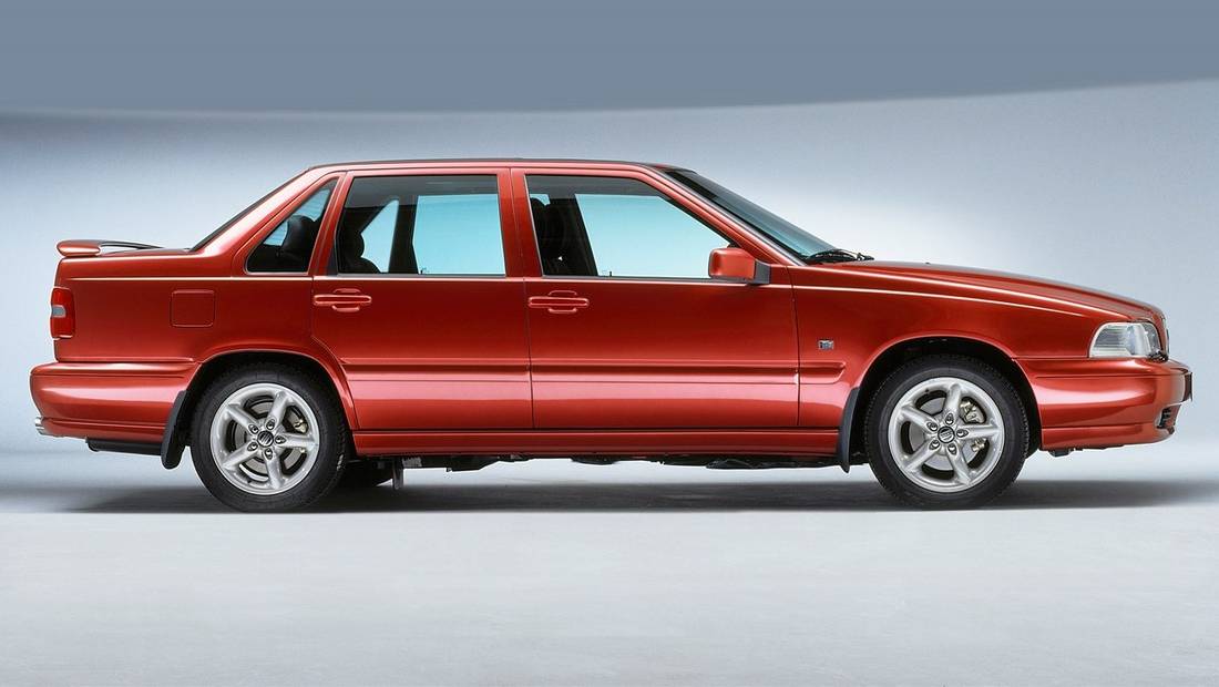 volvo-s70-side