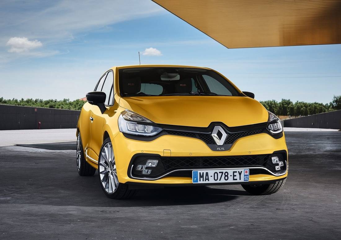 renault-clio-rs-front
