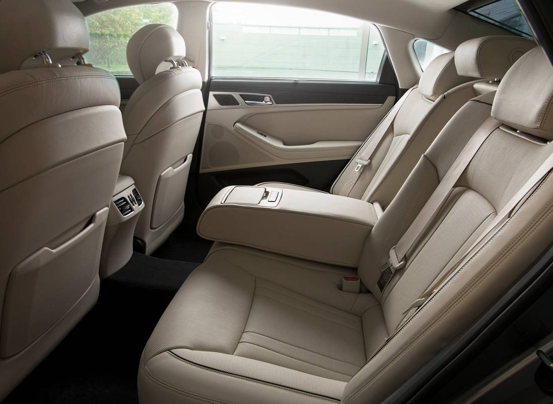 genesis-g80-seats