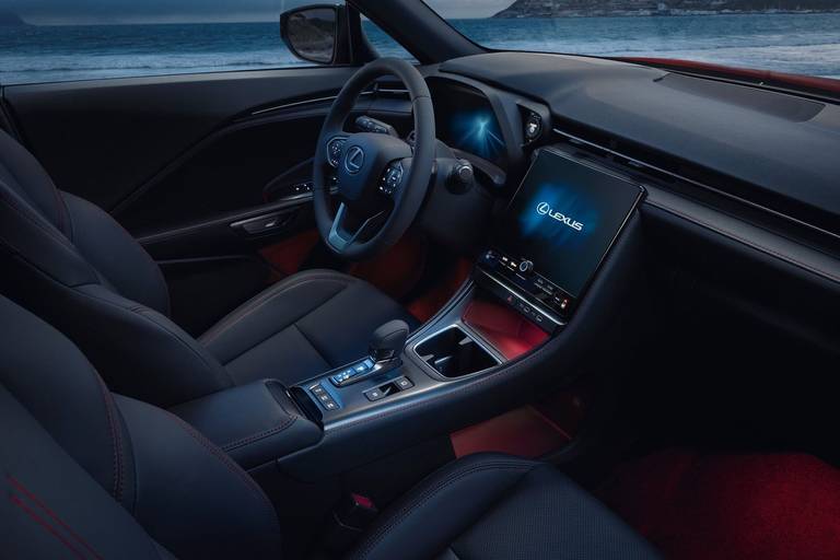 Lexus-LBX-2023-Side-Interior