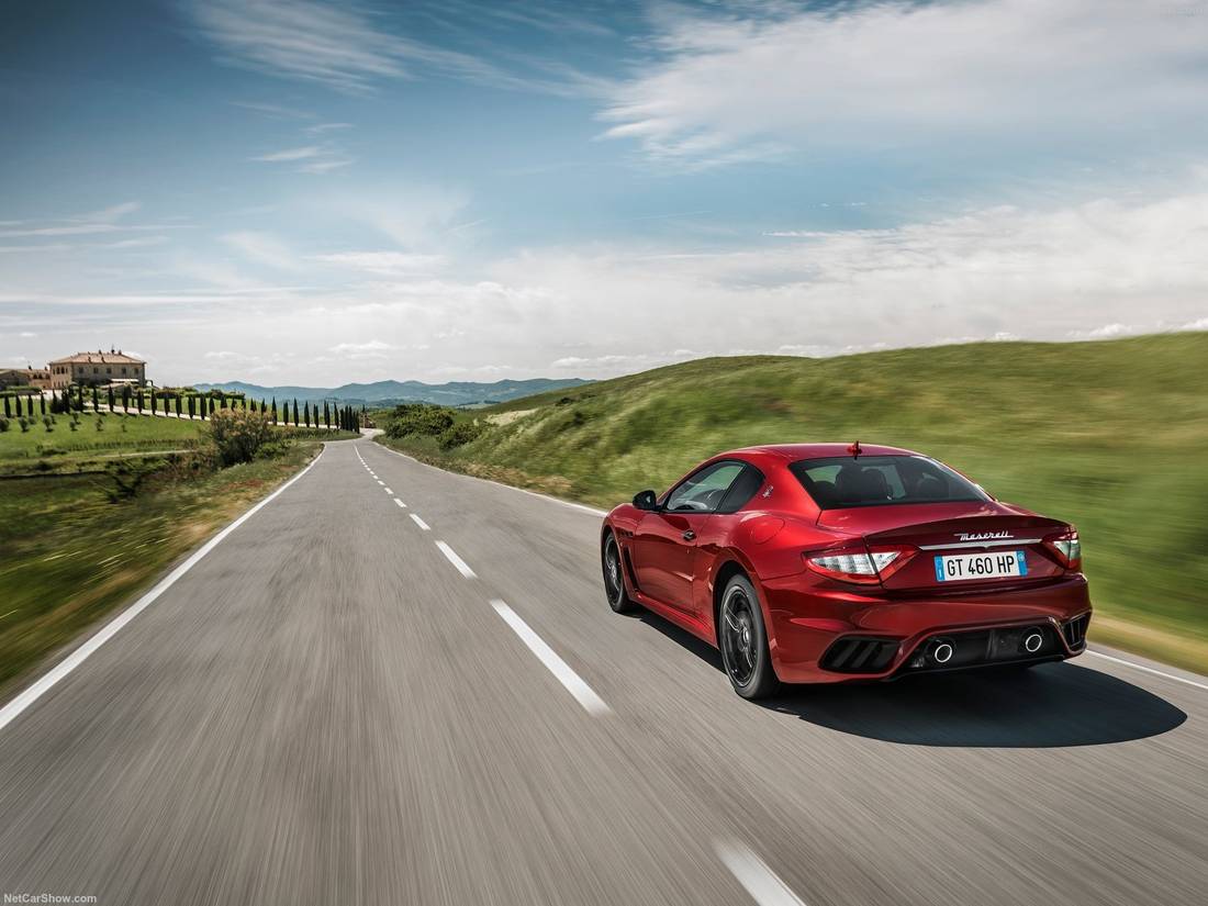 maserati-granturismo-back