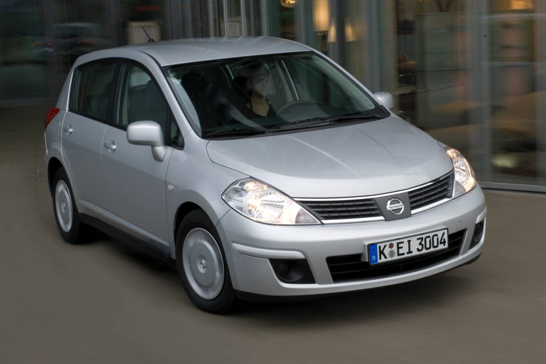 nissan-tiida-front