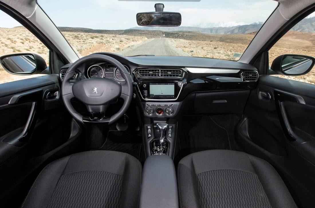 peugeot-301-interior