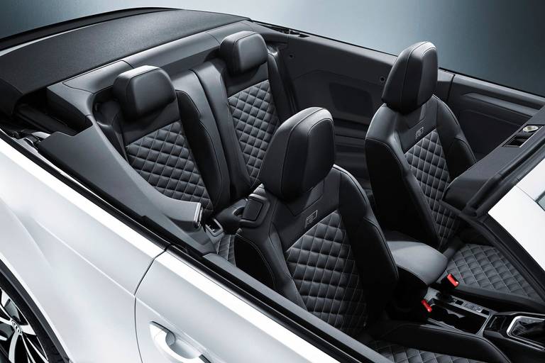 VW-T-Roc-Cabrio-Interior