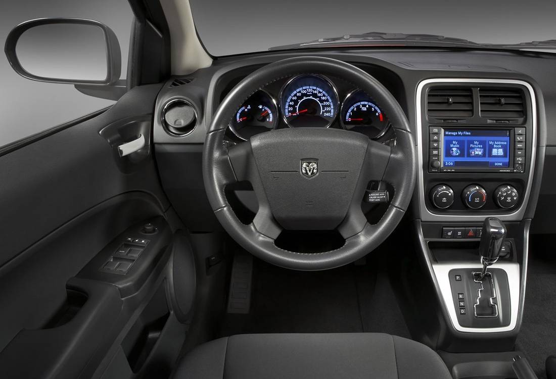 dodge-caliber-interior