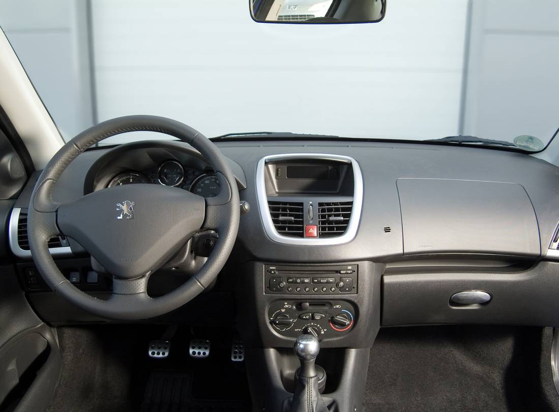 peugeot-206-interieur