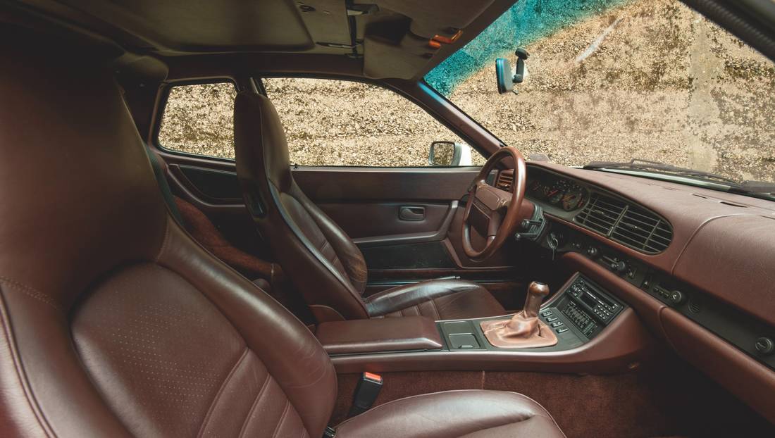 porsche-944-interior