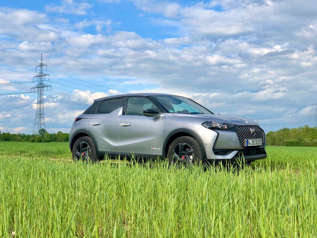 ds3-crossback-e-tense-2020-seitenansicht