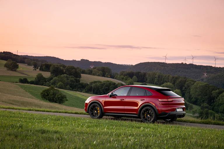 Porsche-Cayenne-GTS-Coupe-2020-Side-Rear