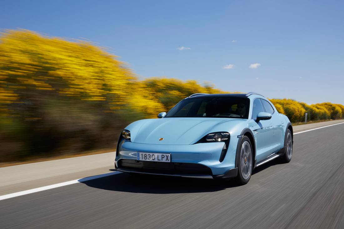 PORSCHE TAYCAN CROSS TURISMO