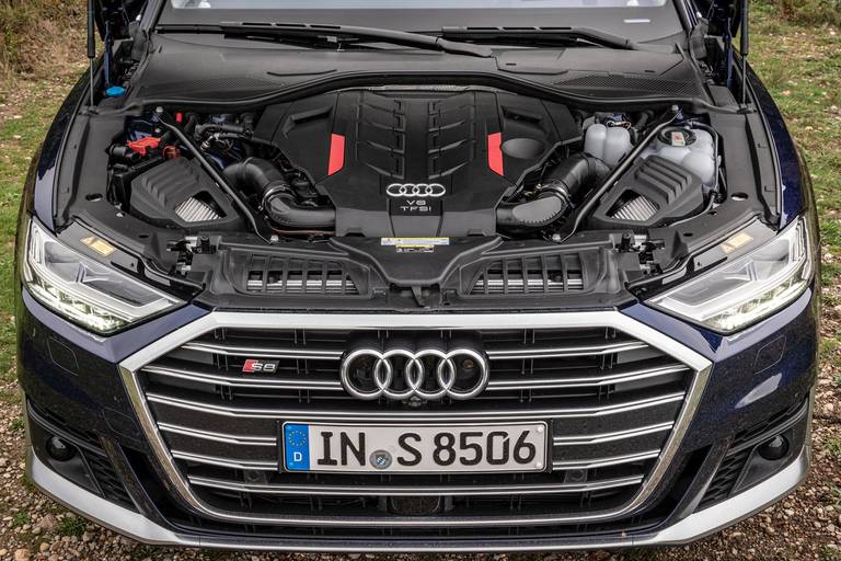 Audi-S8-Engine