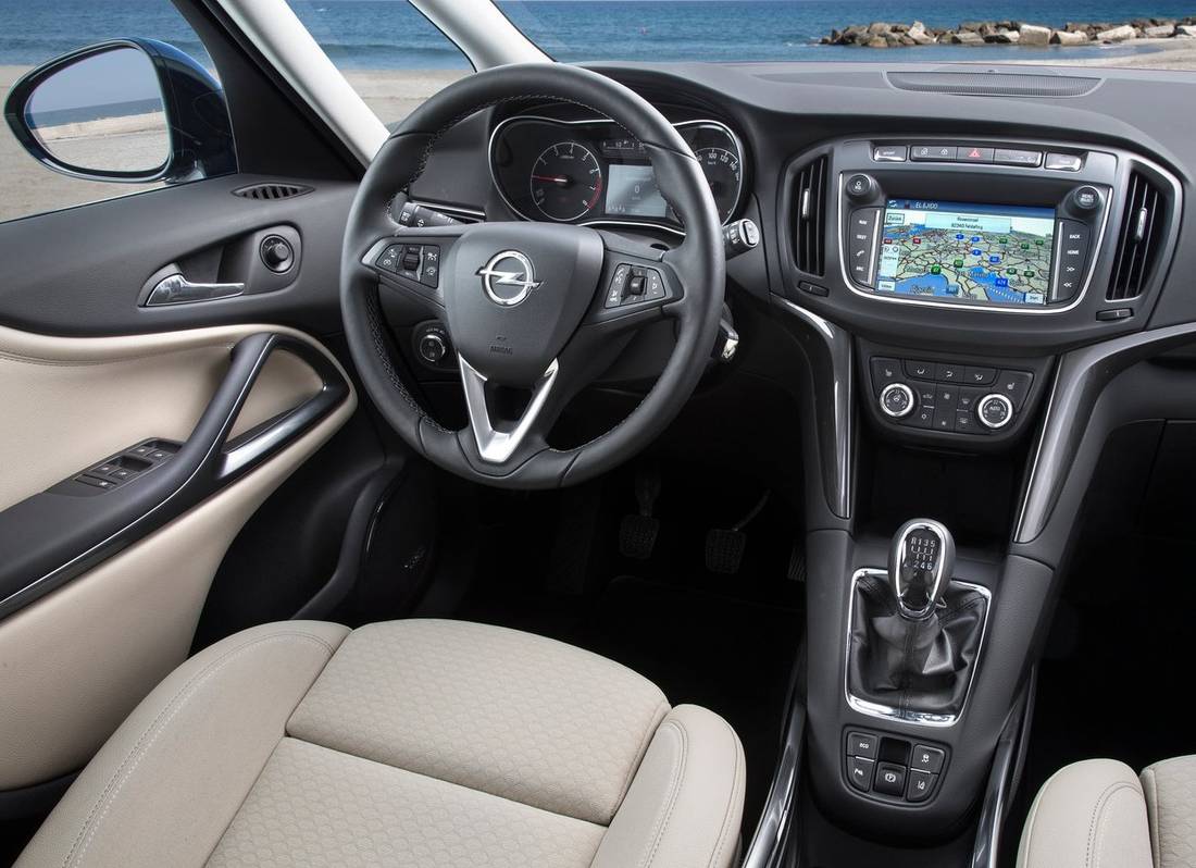 opel-zafira-interior