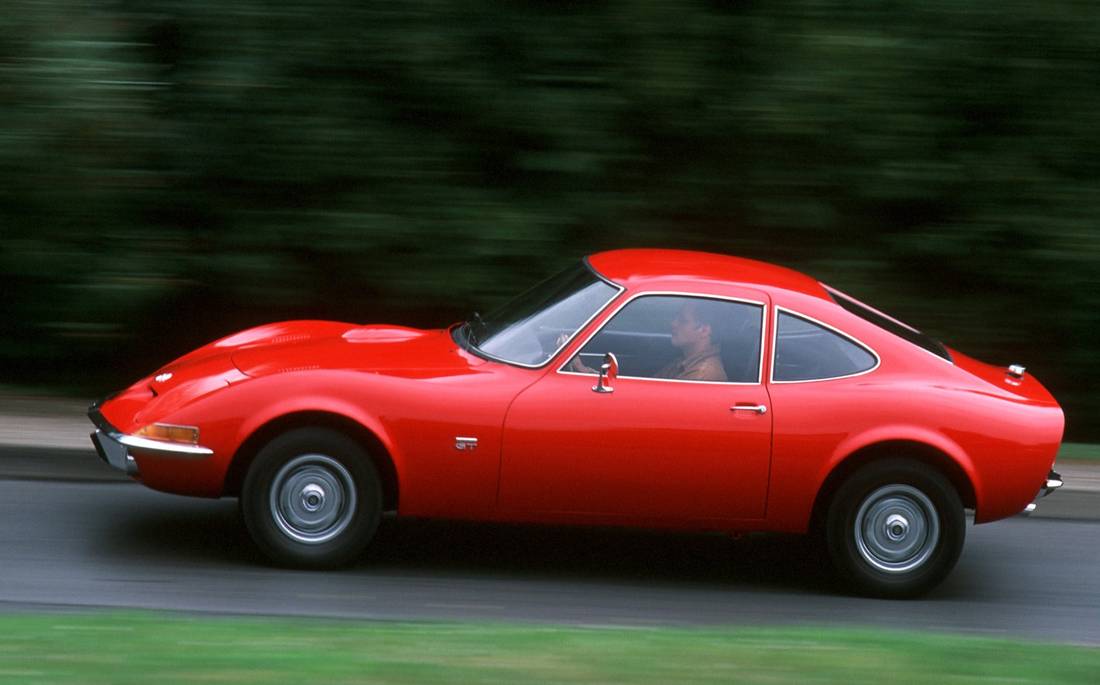 opel-gt-side