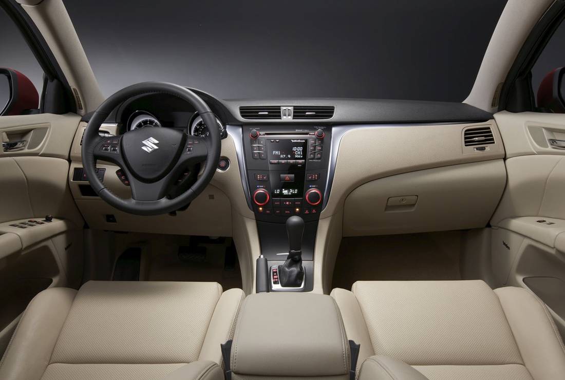 suzuki-kizashi-interior