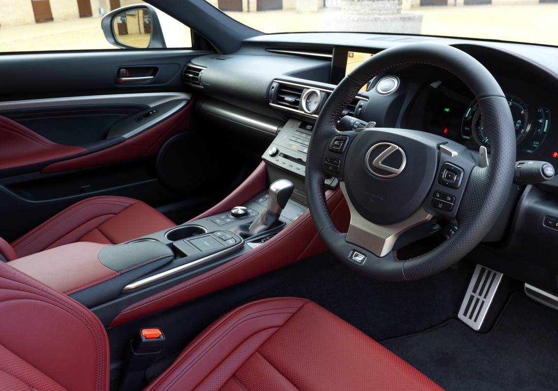 lexus-rc-200t-interior