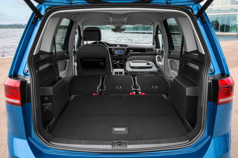 VW-Touran-2021-Trunk