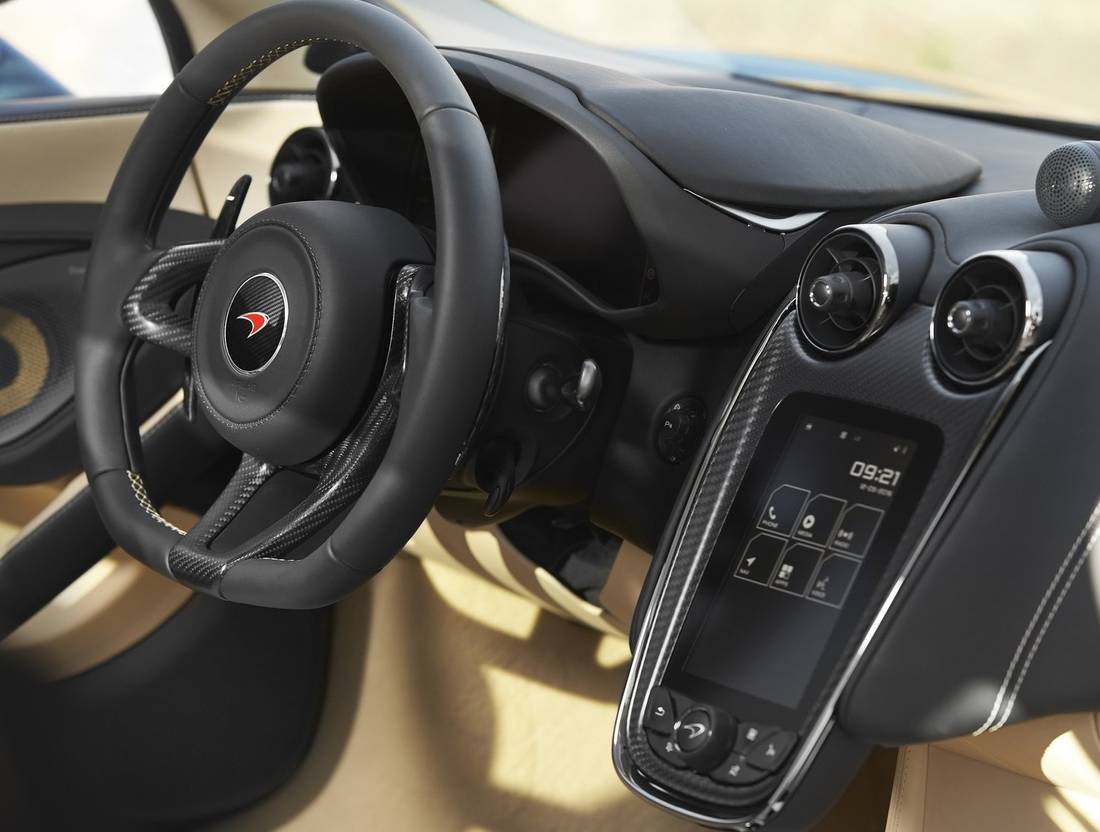 mclaren-570gt-interior