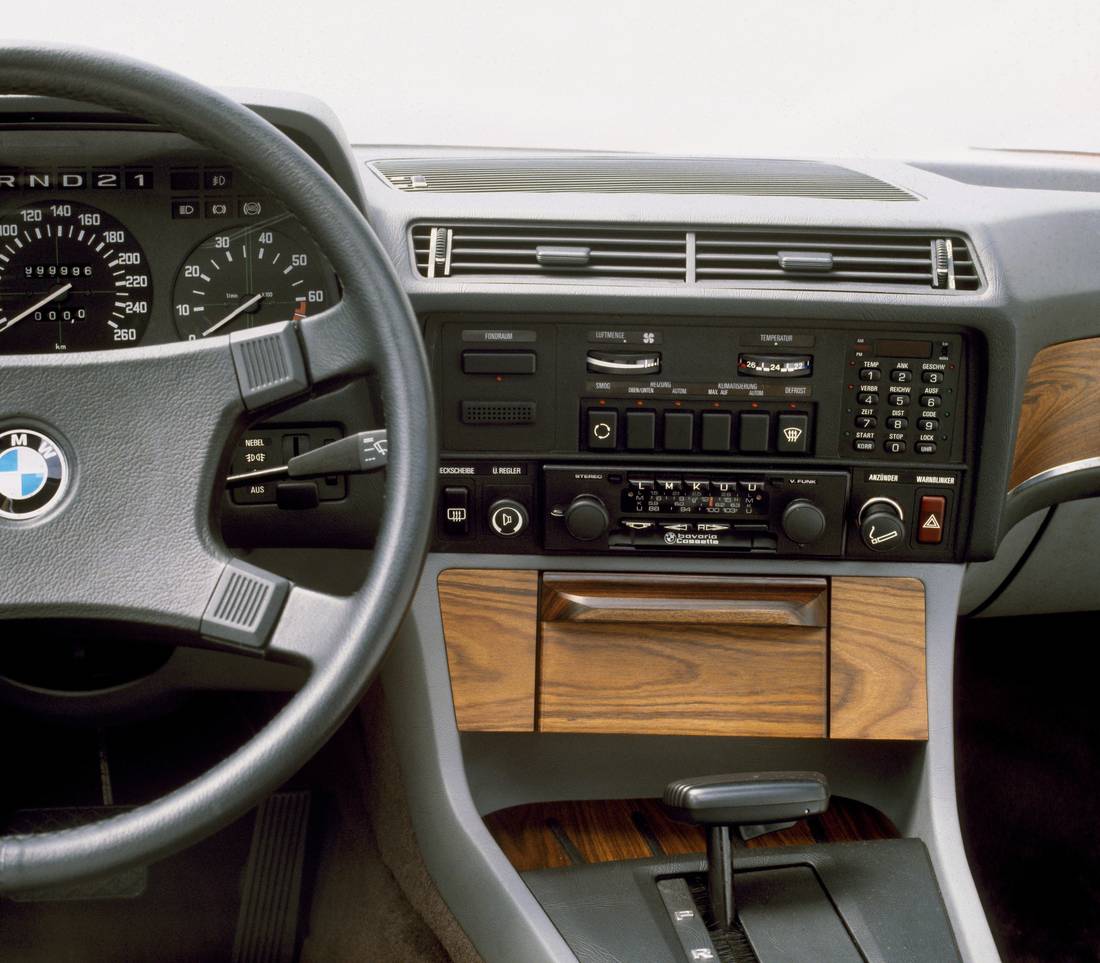 bmw-e23-interior