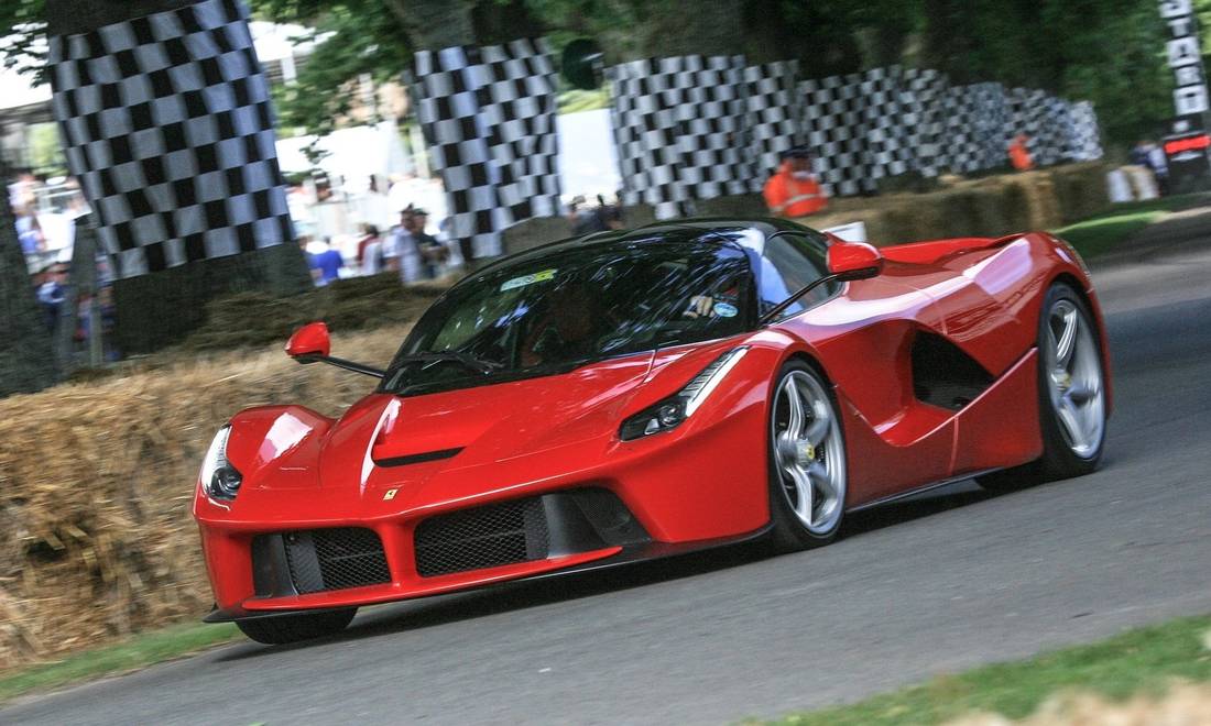 ferrari-laferrari-front