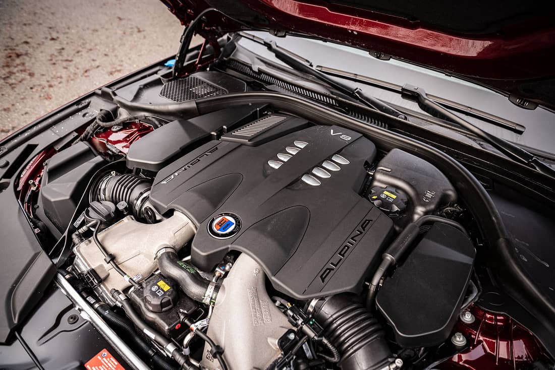 BMW Alpina B5 biturbo engine