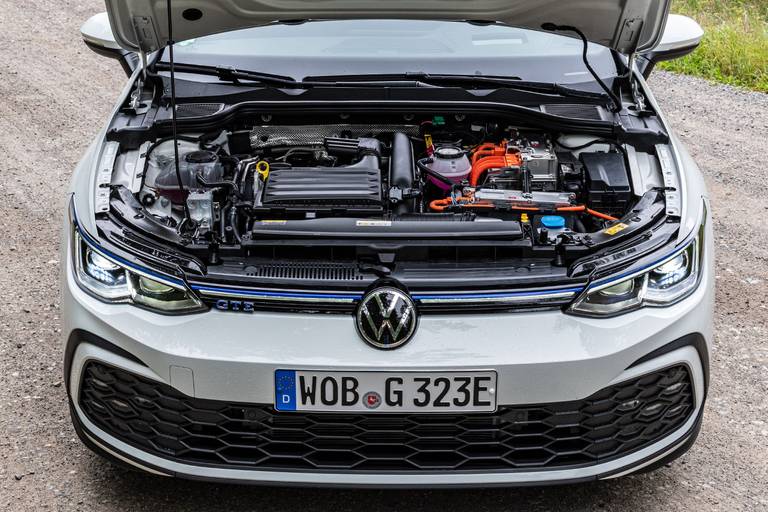 Golf 8 GTE & Golf 1.5 eTSI – Test, Review, Fahrbericht - AutoScout24