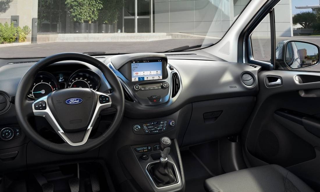 ford-transit-courier-interior